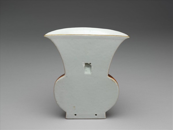 珊瑚紅地描金福壽長慶掛瓶