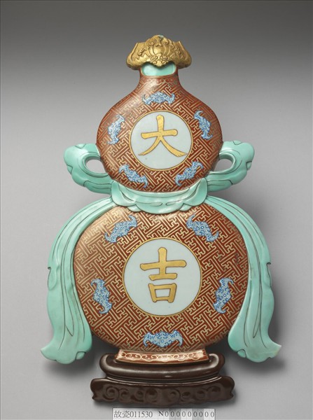 粉彩福壽大吉紋葫蘆式掛屏