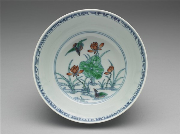 鬥彩蓮塘鴛鴦紋碗