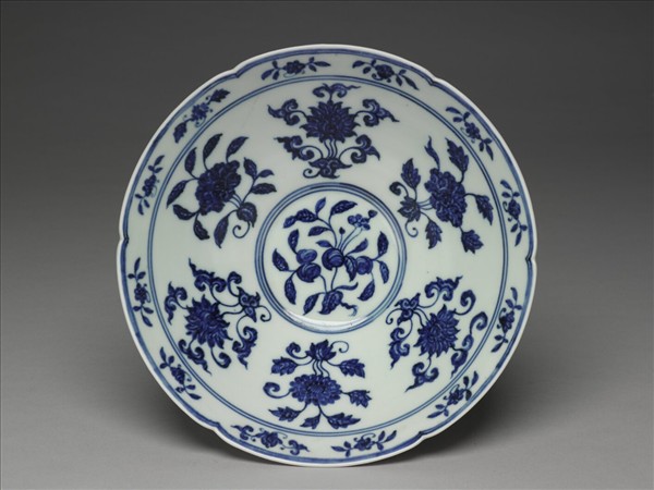 青花花果紋葵口碗