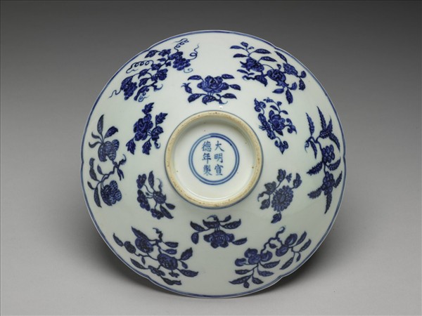 青花花果紋葵口碗