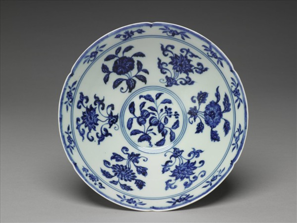 青花花果紋葵口碗