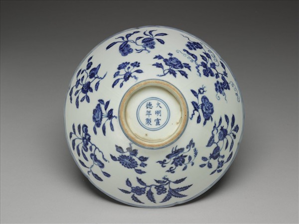 青花花果紋葵口碗