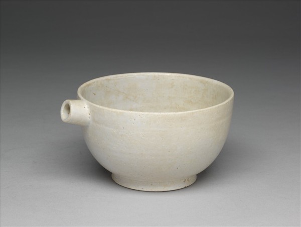 白瓷匜