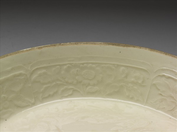 白瓷印花獅戲圖蔗段式洗