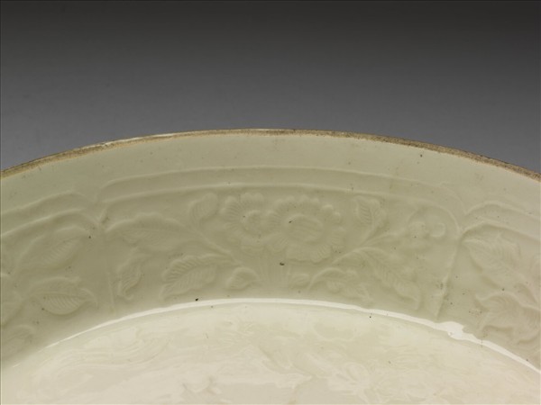 白瓷印花獅戲圖蔗段式洗