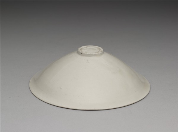 定窯 白瓷劃花萱草紋笠式盞