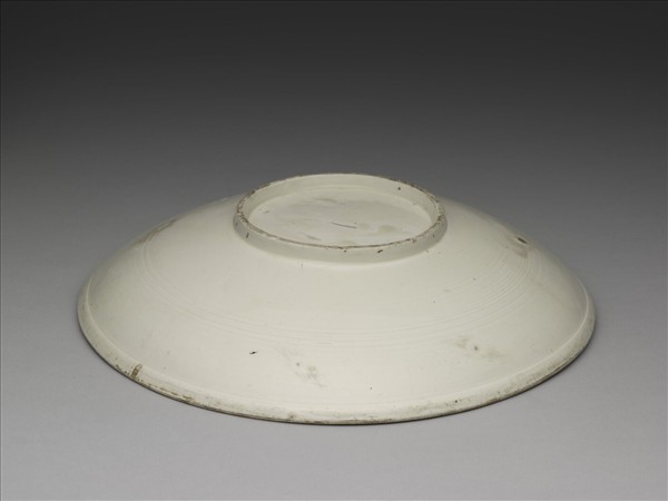 定窯 白瓷劃花龍紋大盤