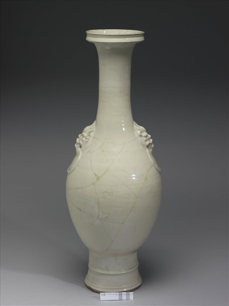 宿州窯 白瓷獸面銜環瓶