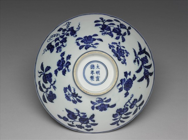 青花花果紋葵口碗