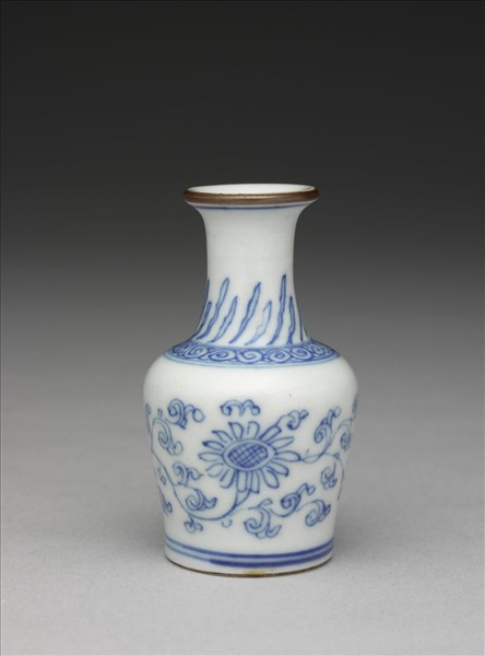 青花菊花紋瓶