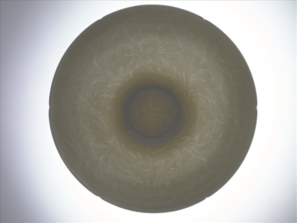 景德鎮窯系 白瓷劃花牡丹紋碗