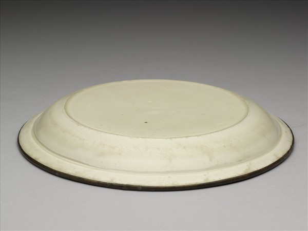 定窯 白瓷印花嬰戲圖折沿盤