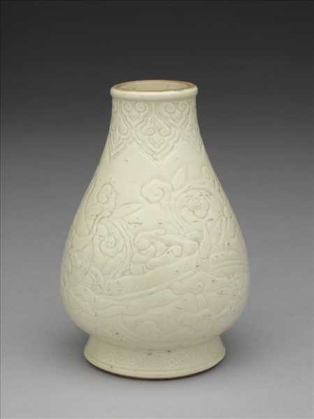 臨川窯 白釉劃花螭文靈竹瓶