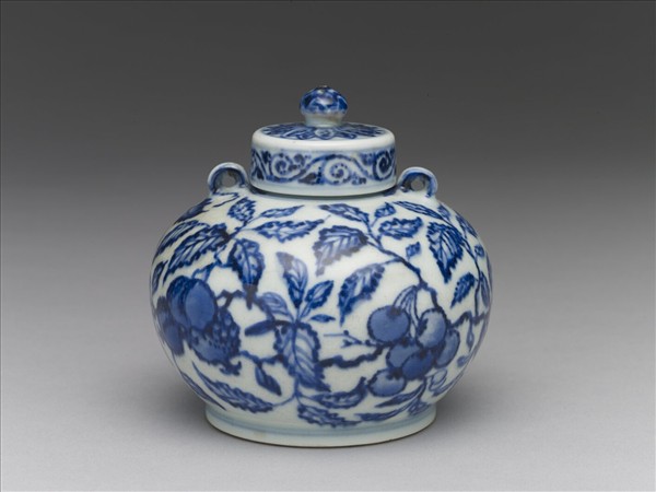 青花四季花果紋雙耳蓋罐