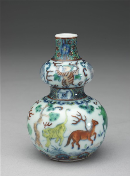 青花鬥彩瑞獸紋葫蘆瓶