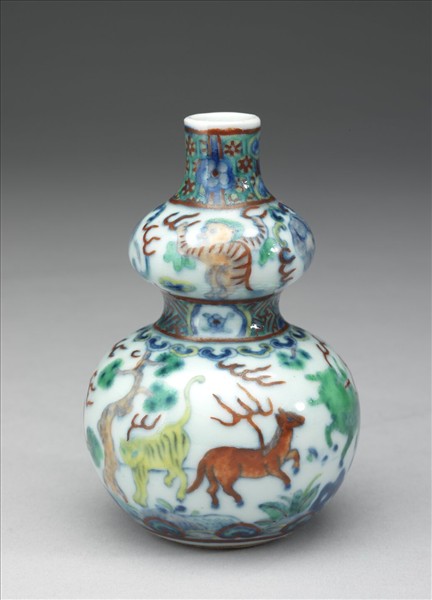 青花鬥彩瑞獸紋葫蘆瓶