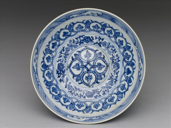 青花波斯文花卉紋碗