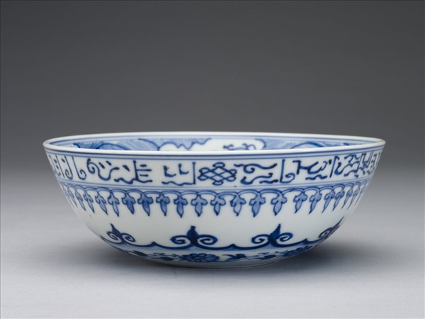 青花波斯文花卉紋碗