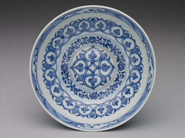 青花波斯文花卉紋碗