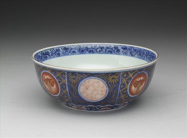 日本 有田窯 青花五彩描金團花紋碗 