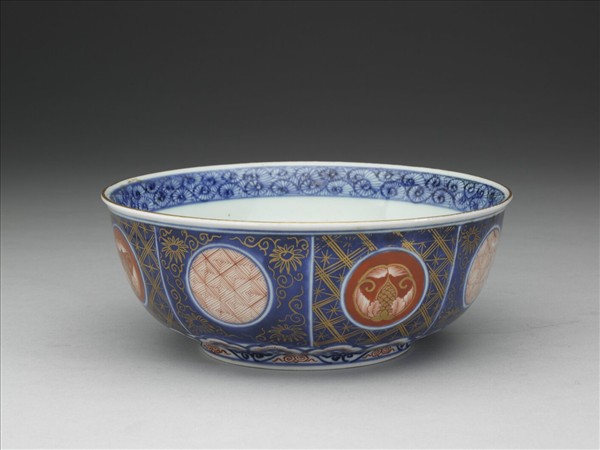 日本 有田窯 青花五彩描金團花紋碗 