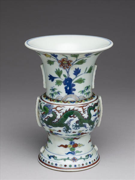 鬥彩花卉龍紋尊