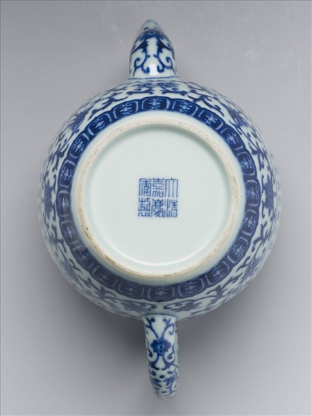 青花御製詩茶壺