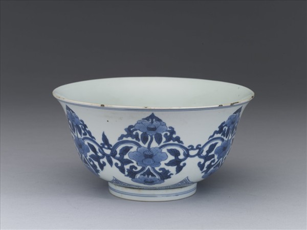 青花牡丹紋碗