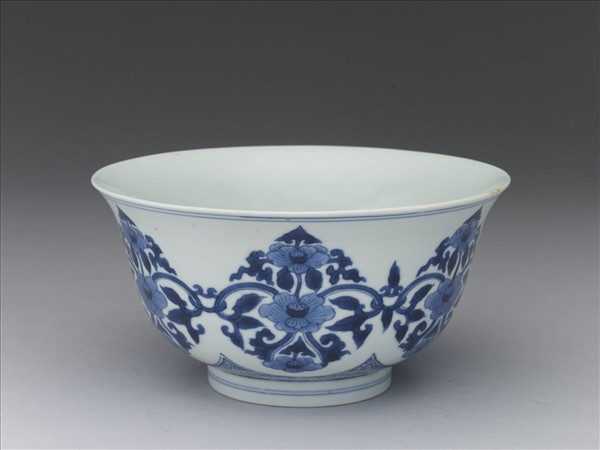 青花牡丹紋碗