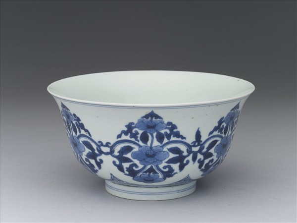 青花牡丹紋碗