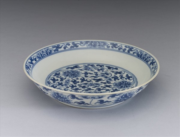 青花番蓮紋盤