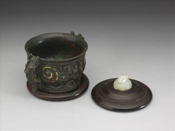 嵌金銀蝸身獸紋簋