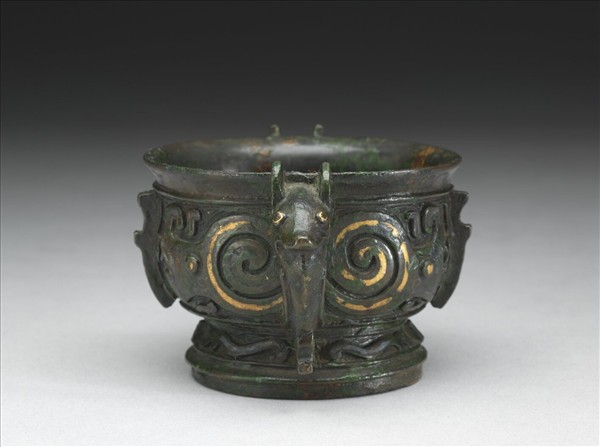 嵌金銀蝸身獸紋簋