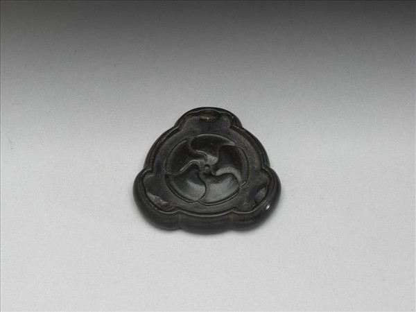 玉梅花三足水盛