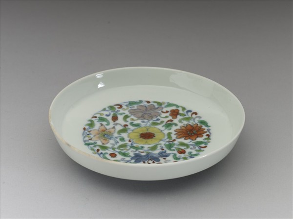鬥彩花卉紋碟