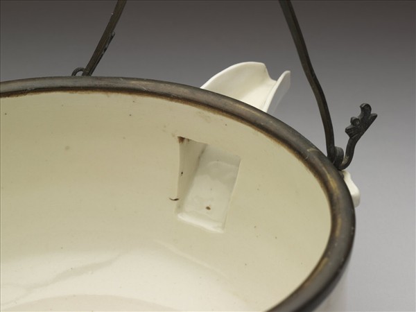 定窯 白瓷三繫壺 口印「褚」字銘