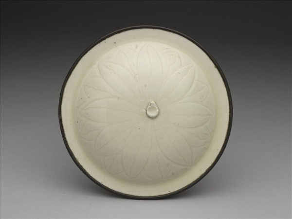 定窯 白瓷三繫壺 口印「褚」字銘