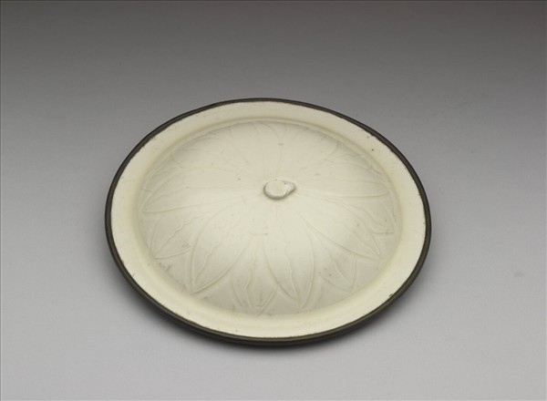 定窯 白瓷三繫壺 口印「褚」字銘