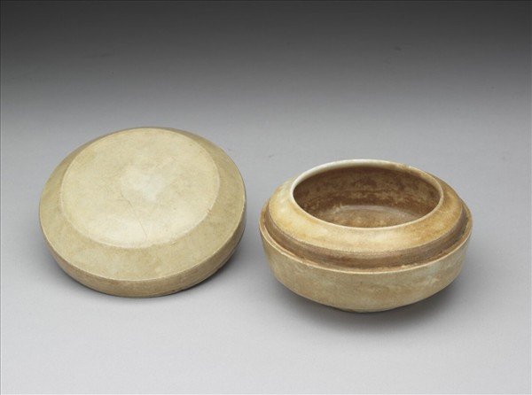 邢窯或定窯 白瓷盒