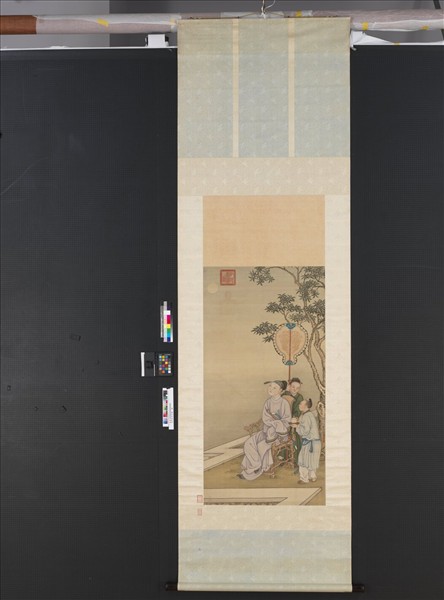 清冷枚賞月圖　軸