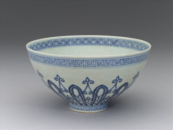 青花幾何花卉紋蓮子碗