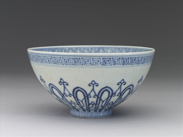 青花幾何花卉紋蓮子碗