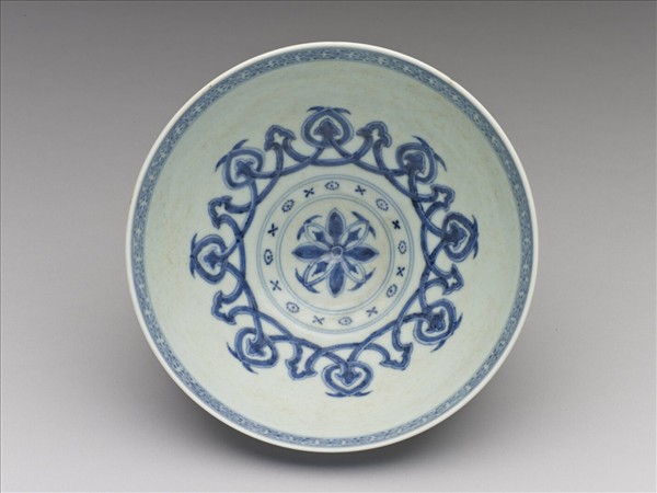 青花幾何花卉紋蓮子碗