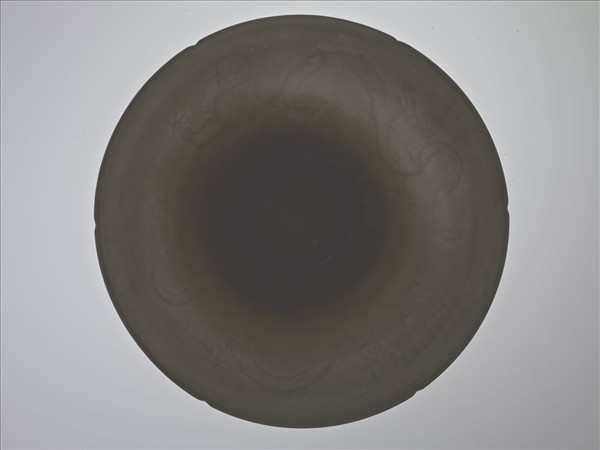 甜白半脫胎五龍葵瓣口碗