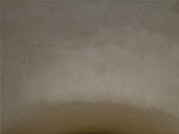 甜白半脫胎五龍葵瓣口碗