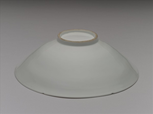 甜白半脫胎五龍葵瓣口碗