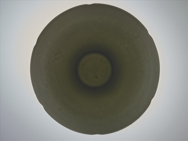 甜白半脫胎五龍葵瓣口碗