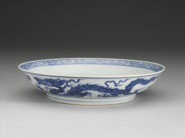 青花雙龍戲珠紋盤