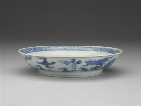 青花雙龍戲珠紋盤